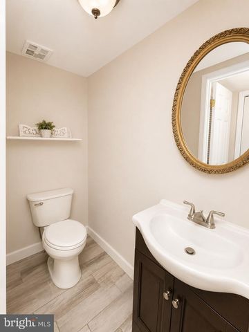 14 RUSCOMBE CT, Willingboro, NJ 08046