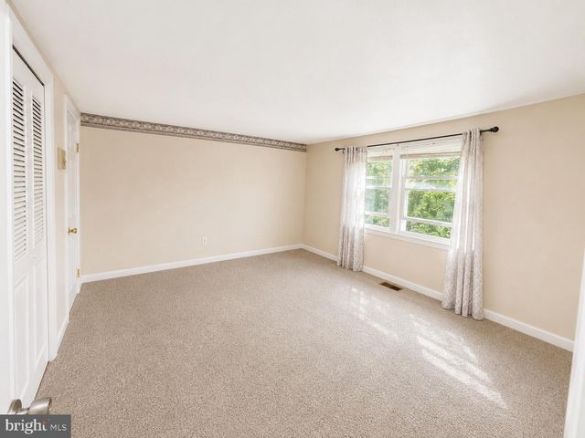 14 RUSCOMBE CT, Willingboro, NJ 08046