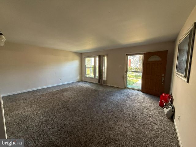 14 RUSCOMBE CT, Willingboro, NJ 08046