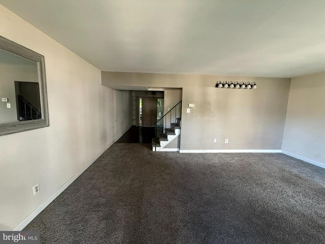14 RUSCOMBE CT, Willingboro, NJ 08046