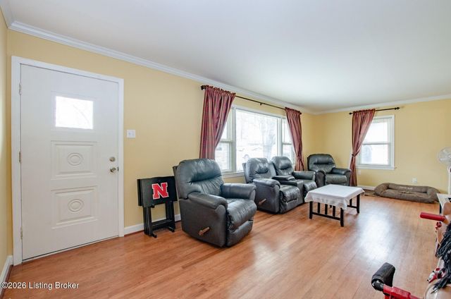 427 S Deepwood Dr, Radcliff, KY 40160