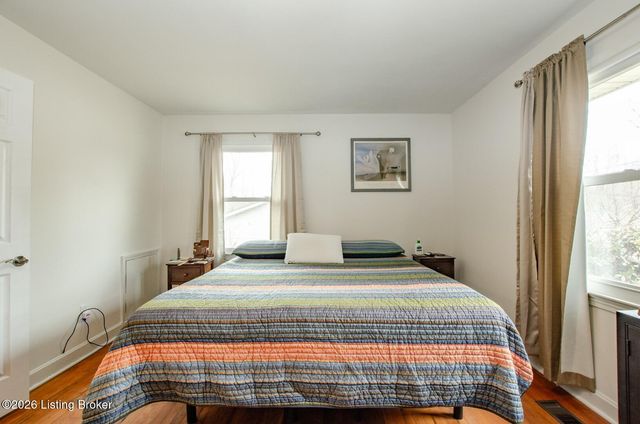 427 S Deepwood Dr, Radcliff, KY 40160