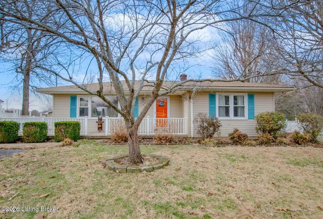 427 S Deepwood Dr, Radcliff, KY 40160