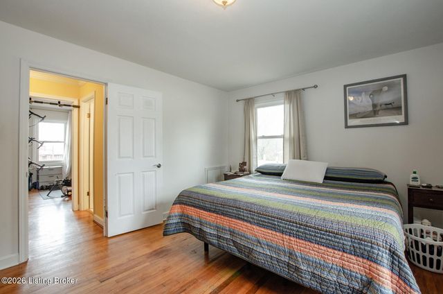 427 S Deepwood Dr, Radcliff, KY 40160