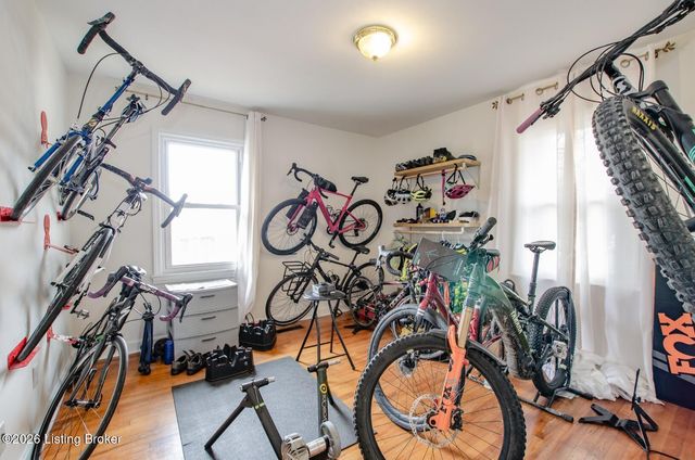 427 S Deepwood Dr, Radcliff, KY 40160