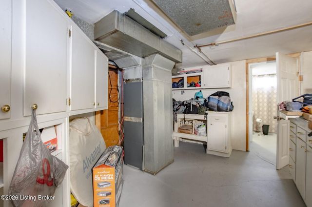 427 S Deepwood Dr, Radcliff, KY 40160