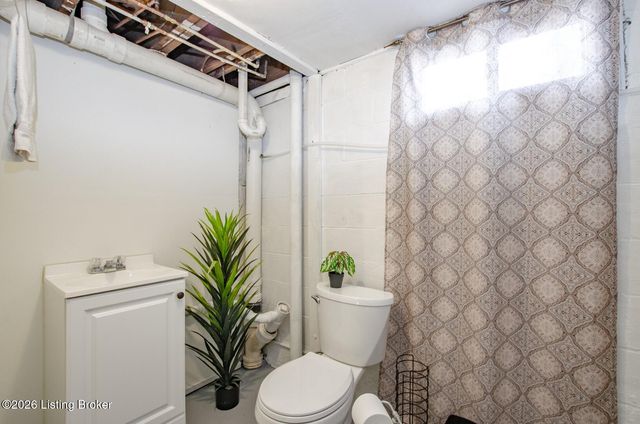 427 S Deepwood Dr, Radcliff, KY 40160