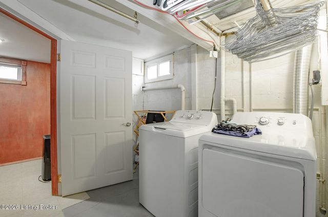 427 S Deepwood Dr, Radcliff, KY 40160