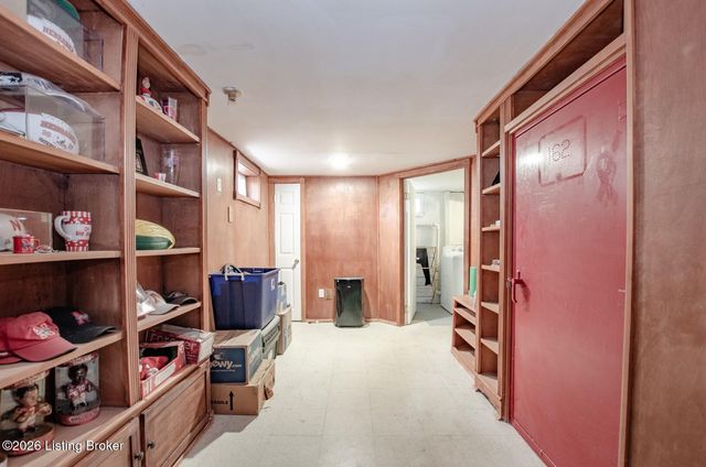 427 S Deepwood Dr, Radcliff, KY 40160