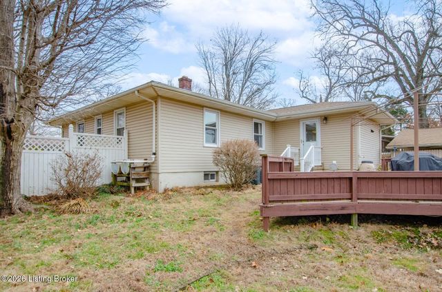 427 S Deepwood Dr, Radcliff, KY 40160