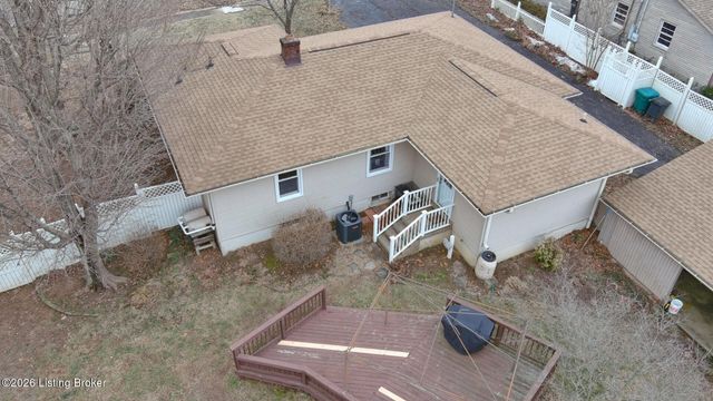 427 S Deepwood Dr, Radcliff, KY 40160