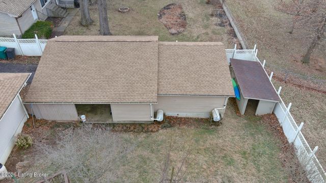 427 S Deepwood Dr, Radcliff, KY 40160