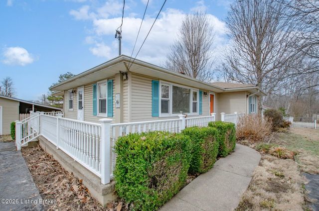 427 S Deepwood Dr, Radcliff, KY 40160