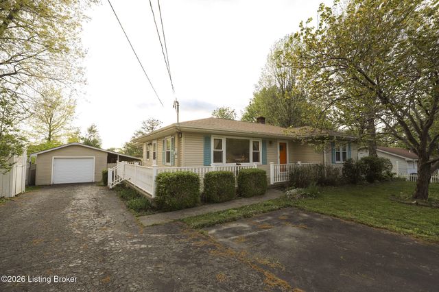 427 S Deepwood Dr, Radcliff, KY 40160