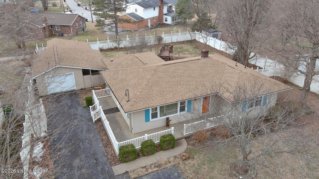 427 S Deepwood Dr, Radcliff, KY 40160