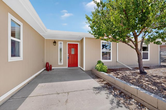 3324 19th Avenue SE, Rio Rancho, NM 87124