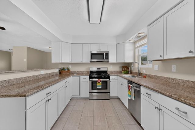 3324 19th Avenue SE, Rio Rancho, NM 87124