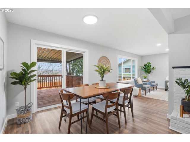 17745 Ne WASCO St, Portland, OR 97230