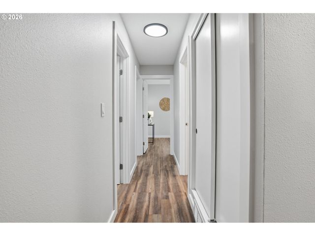 17745 Ne WASCO St, Portland, OR 97230