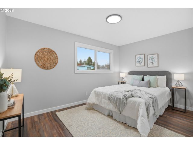 17745 Ne WASCO St, Portland, OR 97230