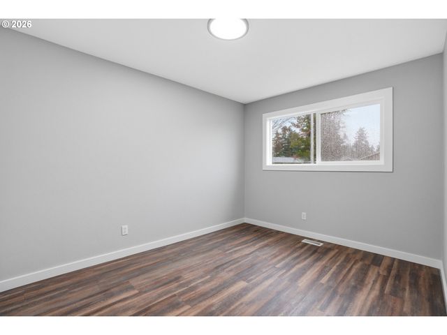 17745 Ne WASCO St, Portland, OR 97230