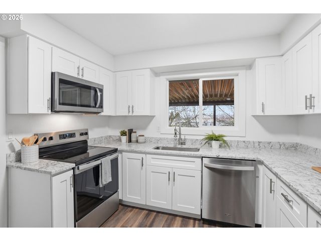 17745 Ne WASCO St, Portland, OR 97230