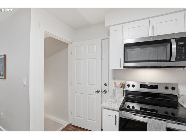 17745 Ne WASCO St, Portland, OR 97230