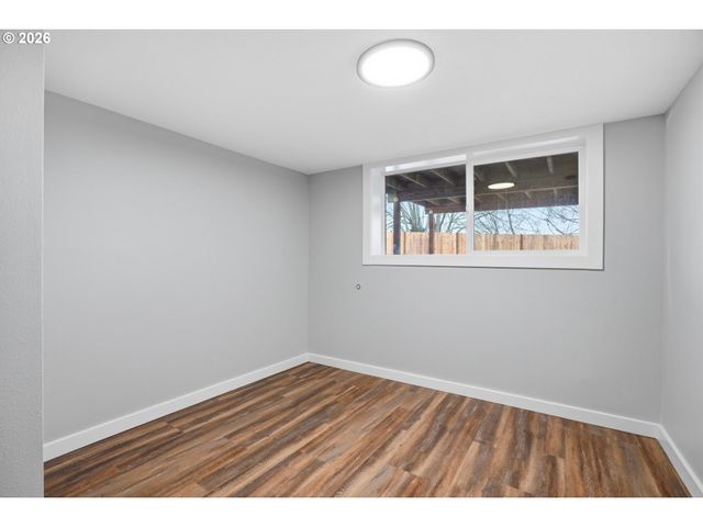 17745 Ne WASCO St, Portland, OR 97230