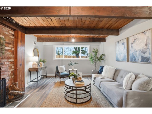 17745 Ne WASCO St, Portland, OR 97230