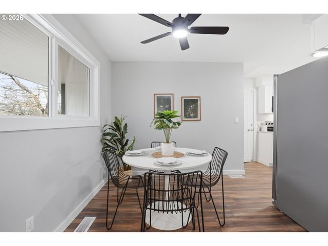 17745 Ne WASCO St, Portland, OR 97230