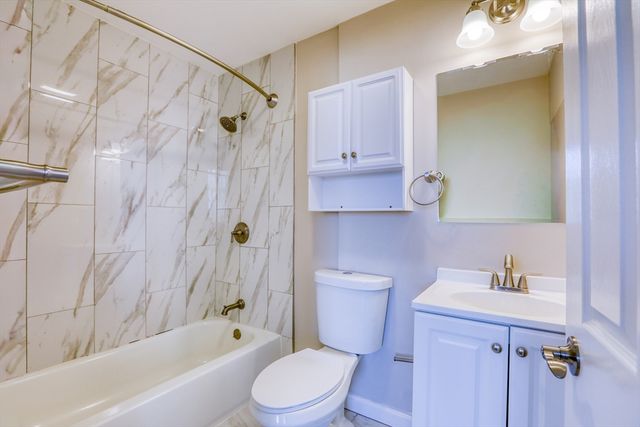 402 River St 4C, Haverhill, MA 01832