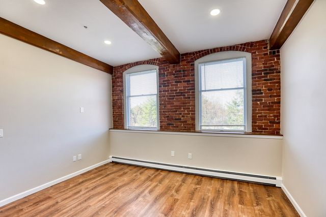 402 River St 4C, Haverhill, MA 01832