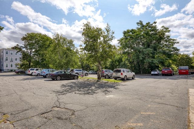 402 River St 4C, Haverhill, MA 01832