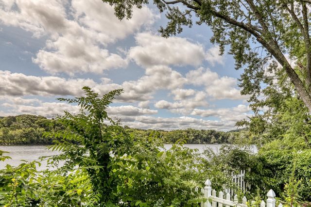 402 River St 4C, Haverhill, MA 01832