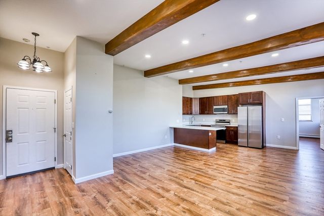 402 River St 4C, Haverhill, MA 01832