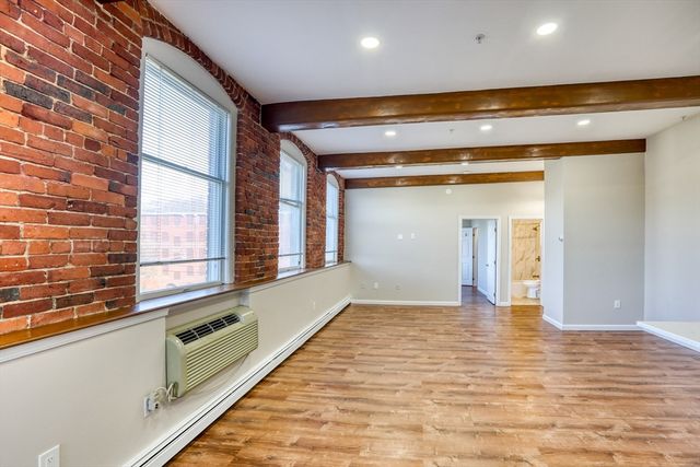 402 River St 4C, Haverhill, MA 01832