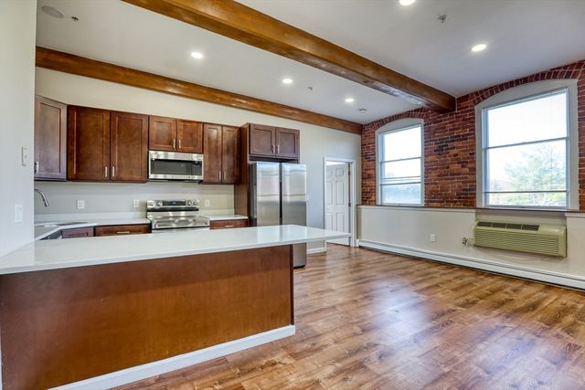 402 River St 4C, Haverhill, MA 01832