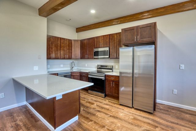 402 River St 4C, Haverhill, MA 01832
