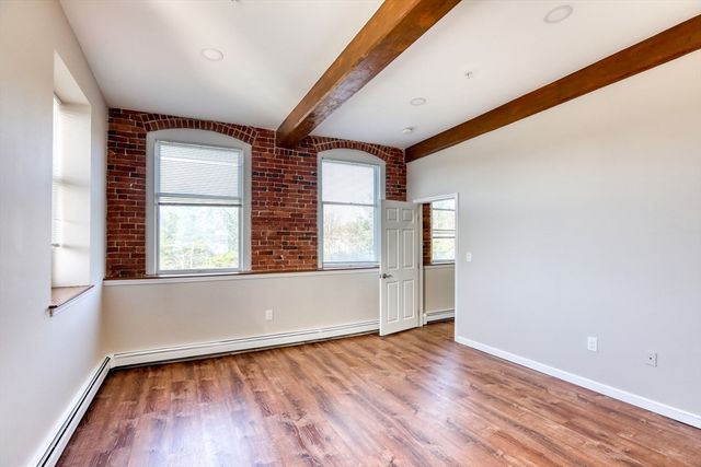 402 River St 4C, Haverhill, MA 01832