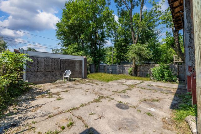 7028 S Carpenter Street, Chicago, IL 60621