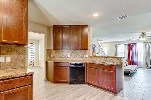 21219 Fox Hillside Way, Humble, TX 77338