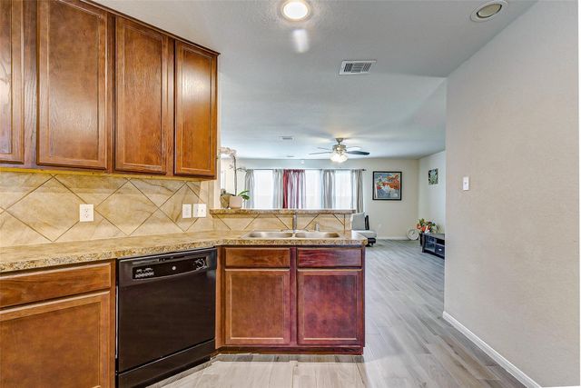 21219 Fox Hillside Way, Humble, TX 77338