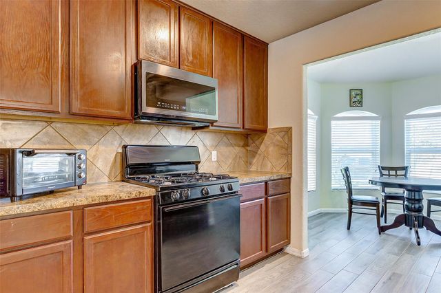 21219 Fox Hillside Way, Humble, TX 77338