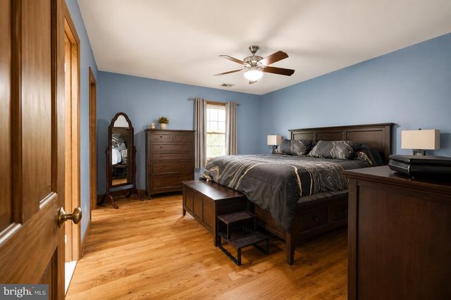 19 PINE TAVERN RD, Elmer, NJ 08318