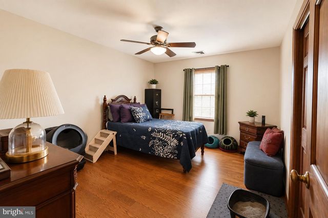 19 PINE TAVERN RD, Elmer, NJ 08318