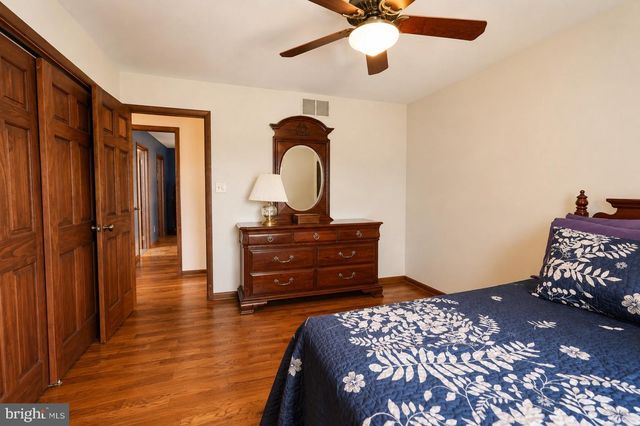 19 PINE TAVERN RD, Elmer, NJ 08318