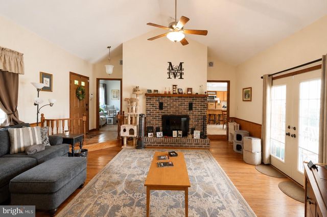 19 PINE TAVERN RD, Elmer, NJ 08318