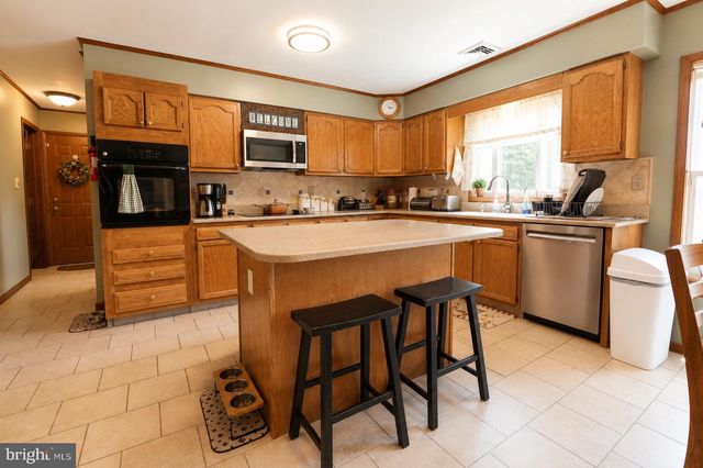 19 PINE TAVERN RD, Elmer, NJ 08318