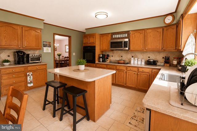 19 PINE TAVERN RD, Elmer, NJ 08318