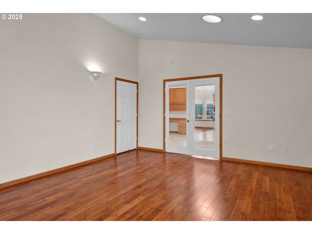 2155 9TH St, Florence, OR 97439